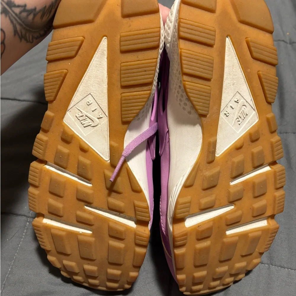 NIKE Air Huarache Run FG 'Fuchsia Glow' Sneakers - Picture 3 of 8